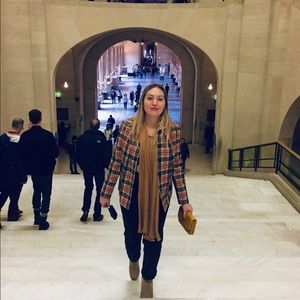 Meet your Posher, Emily